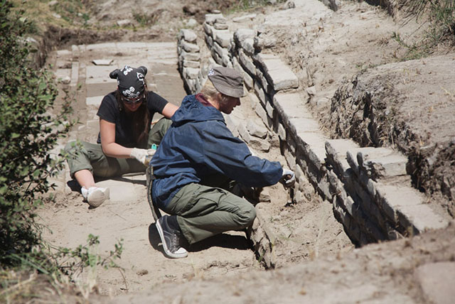 Археологическая экспедиция проекта «Крепость Пор-Бажын», 2007 год. 